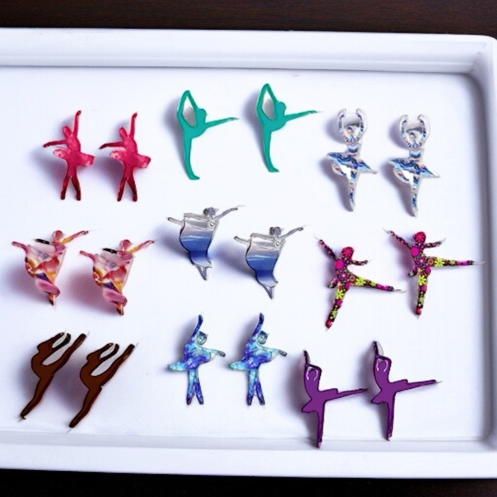 Sparkle Like a Superstar: Dancer Stud Earrings for Every Twirl and Tumble!💃NWT